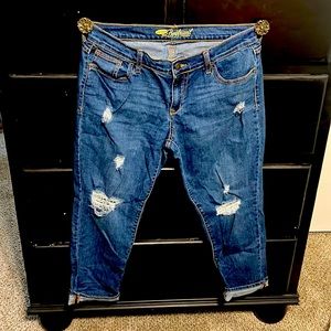 Old Navy Boyfriend distressed crop Jean